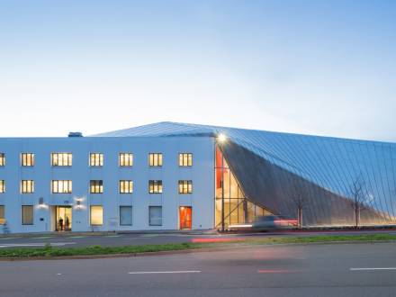 An exterior photo of the Berkeley Art Museum and Pacific Film Archive (BAMPFA) in Berkeley, CA.